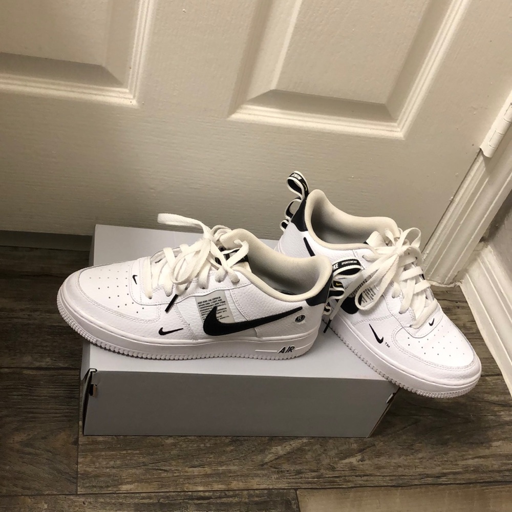 Nike Air force 1 LV8 Utility Gs ‘Overbranding’